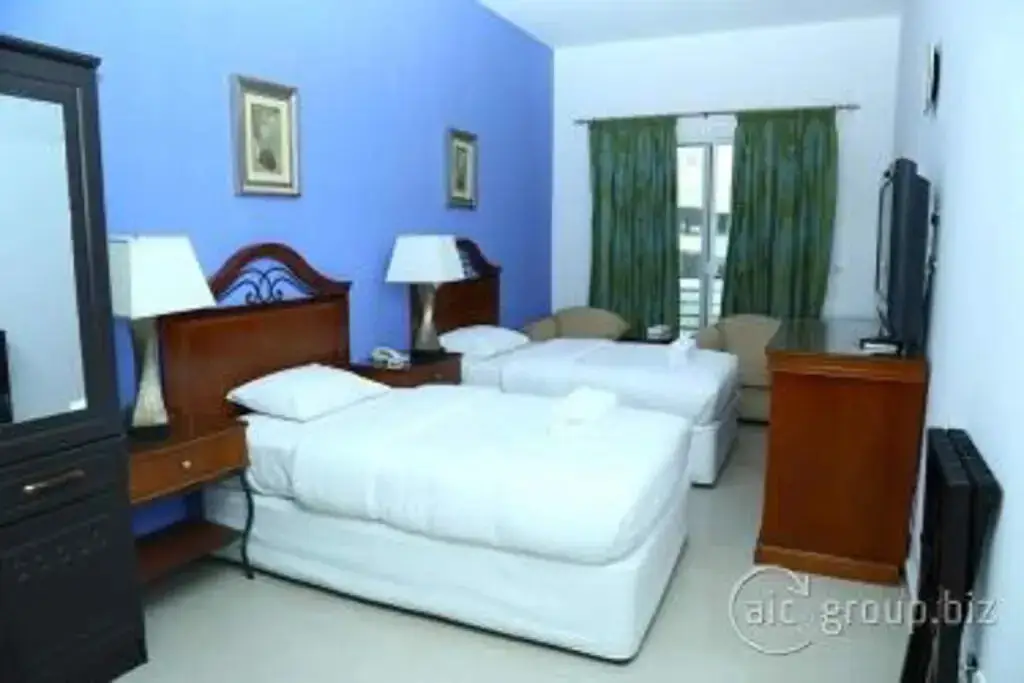 Дубай: Empire Hotel Apartment