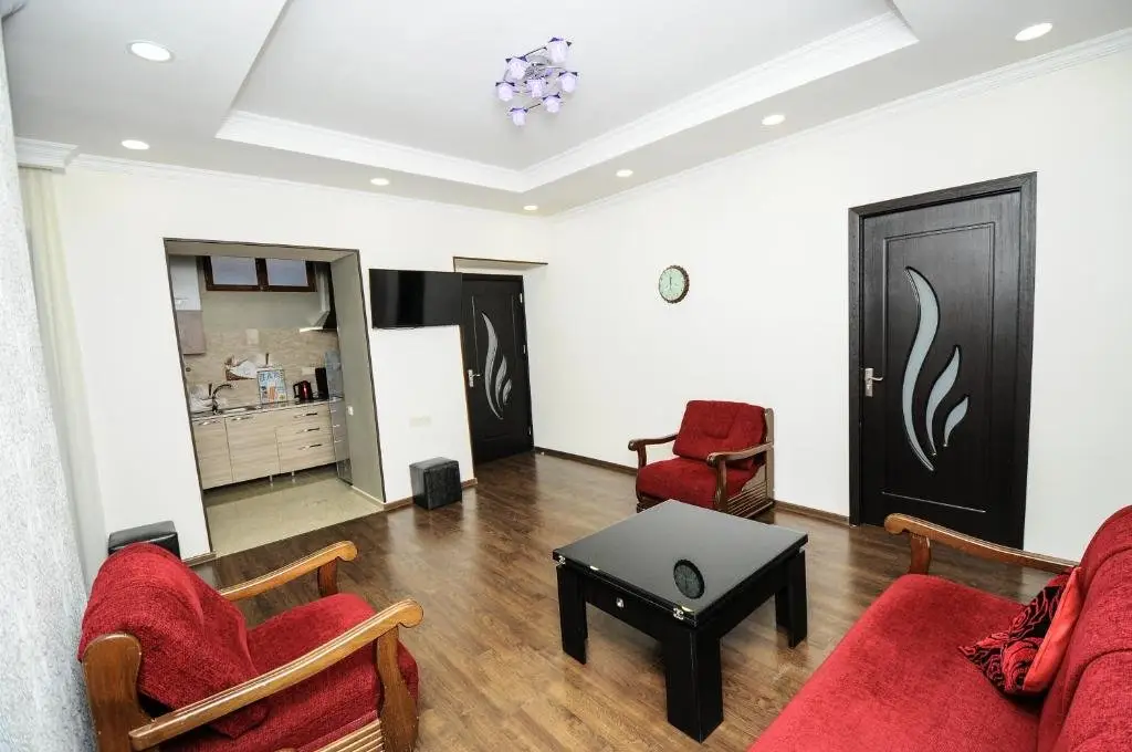 Тбилиси: Elegant Modern Apartment