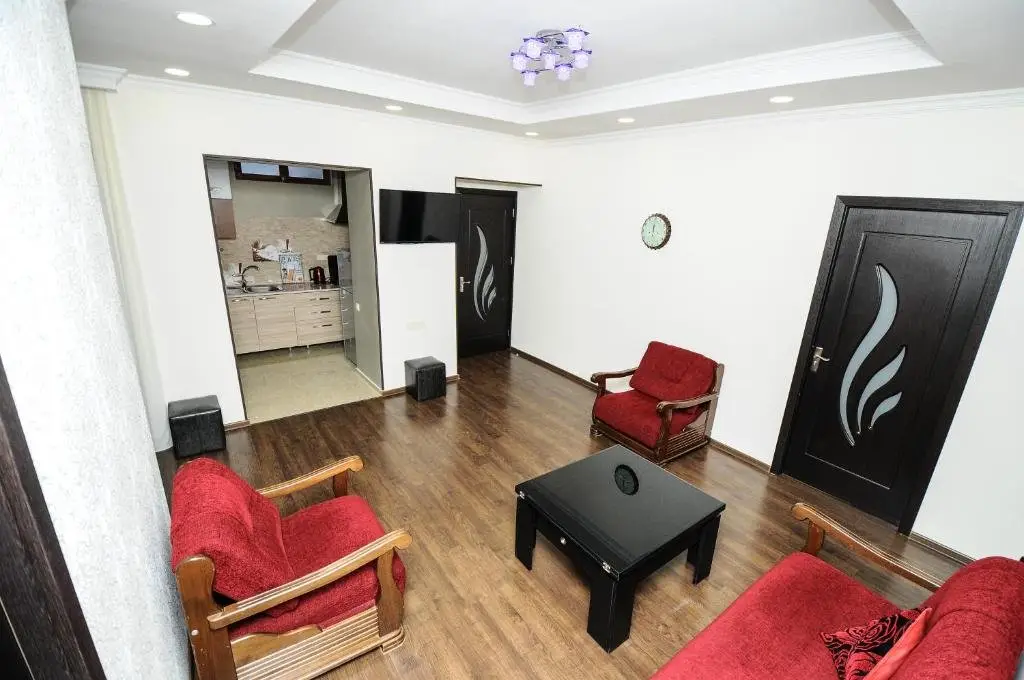 Тбилиси: Elegant Modern Apartment