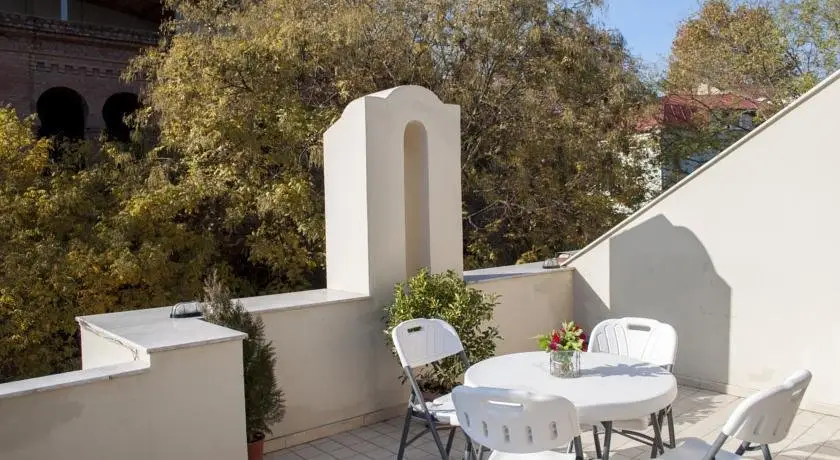 Тбилиси: Enchanting house with sunny terrace