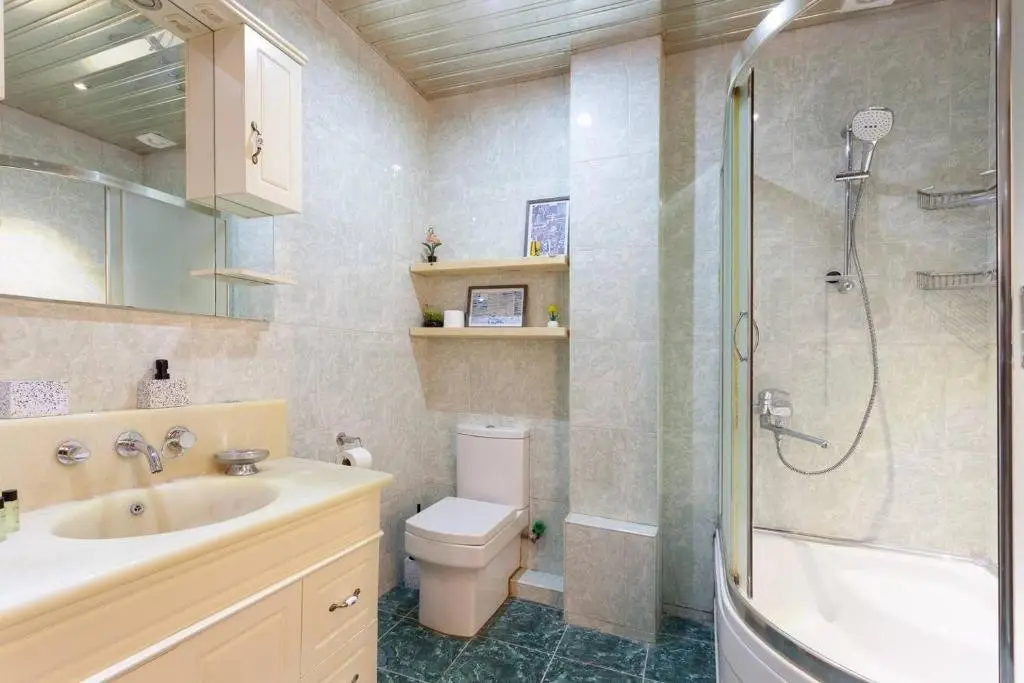 Тбилиси: Wehost Colorful Apartment