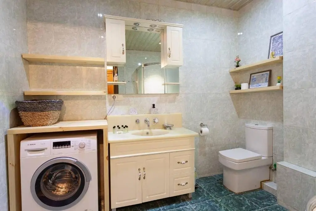 Тбилиси: Wehost Colorful Apartment