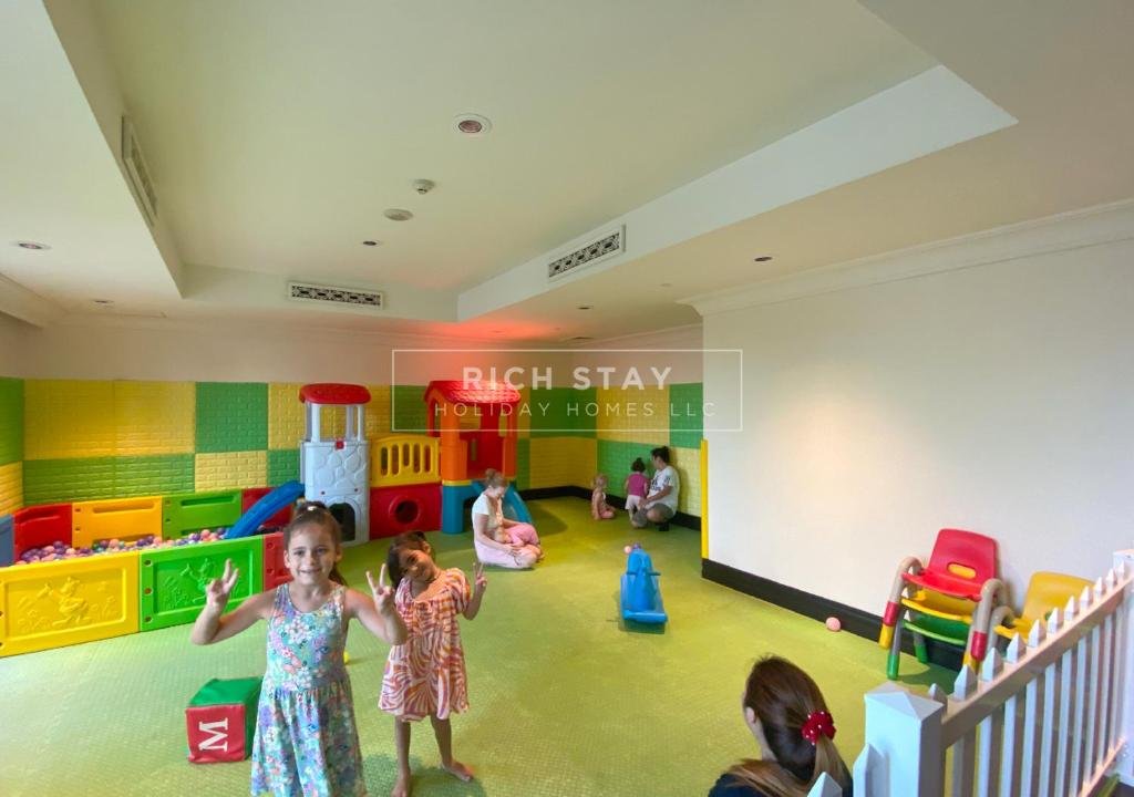 Spectacular 2BR in Souk Al Bahar, Downtown with Burj & Dubai Mall view by Rich Stay — фото 1