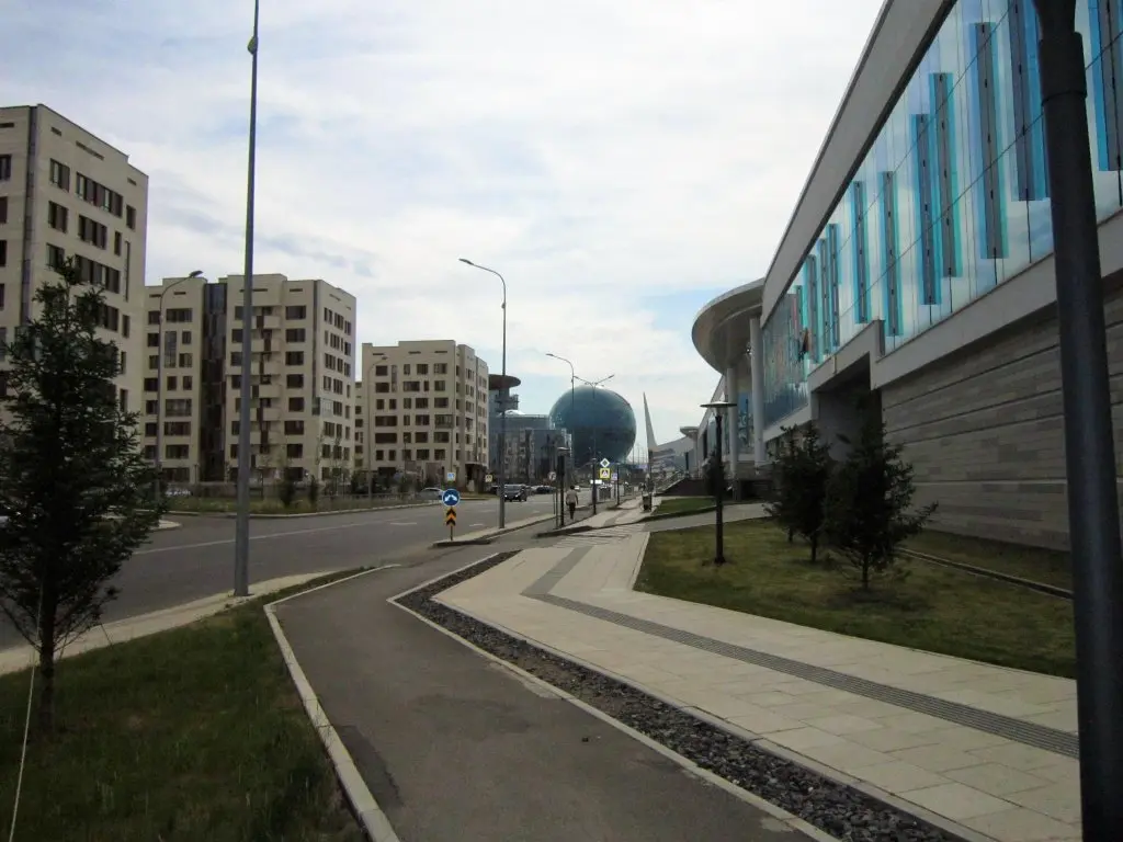 Астана: RentHouse (РентХаус) на улице Кабанбай Батыра