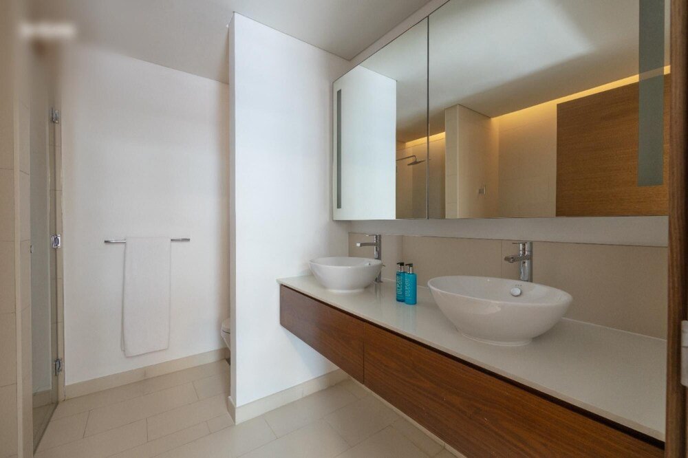 Дубай: 7 Min to Beach 2 BR City Walk