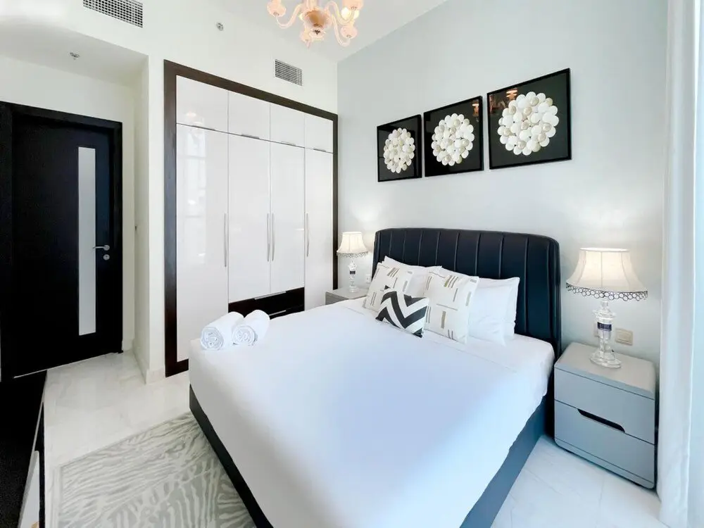 Дубай: Chic 3BR Apt Near Dubai Mall