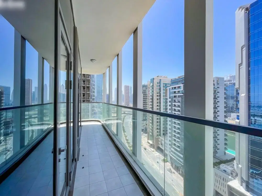 Chic 3BR Apt Near Dubai Mall — фото 1