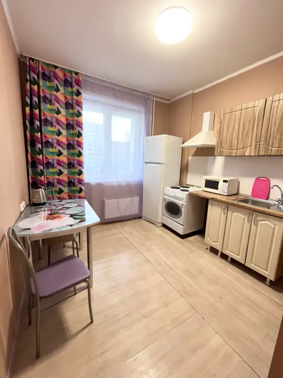 Красноярск: Na 2 Etazhe Voronova 20 Apartments
