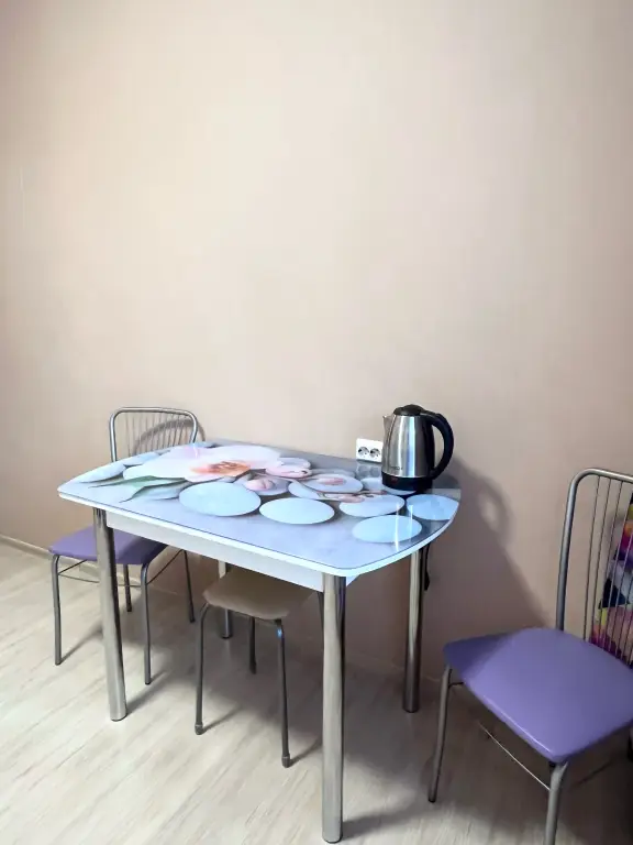 Красноярск: Na 2 Etazhe Voronova 20 Apartments