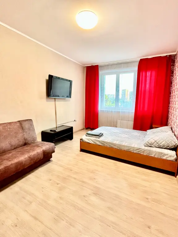 Красноярск: Na 2 Etazhe Voronova 20 Apartments