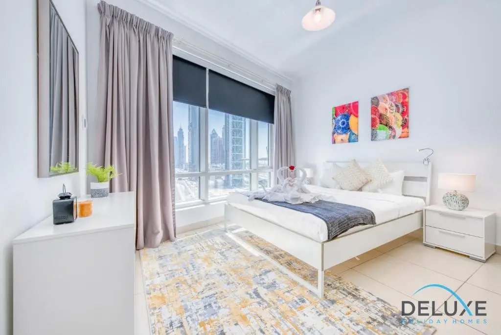 Дубай: One Bedroom Apartment in The Lofts Central, Downtown by Deluxe Holiday Homes