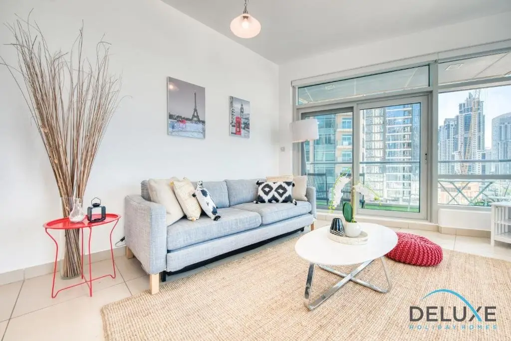 Дубай: One Bedroom Apartment in The Lofts Central, Downtown by Deluxe Holiday Homes