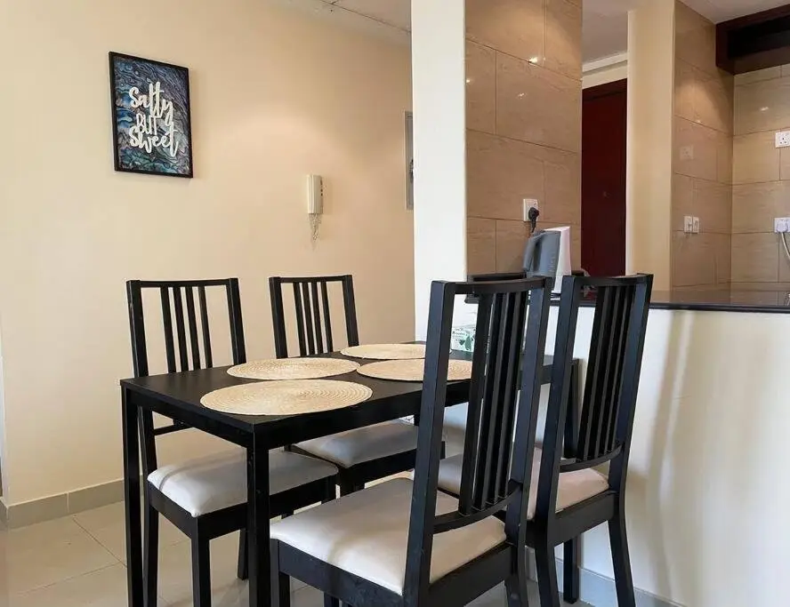 Рас-эль-Хайма: One Bedroom Sea View Holiday Home by the beach.
