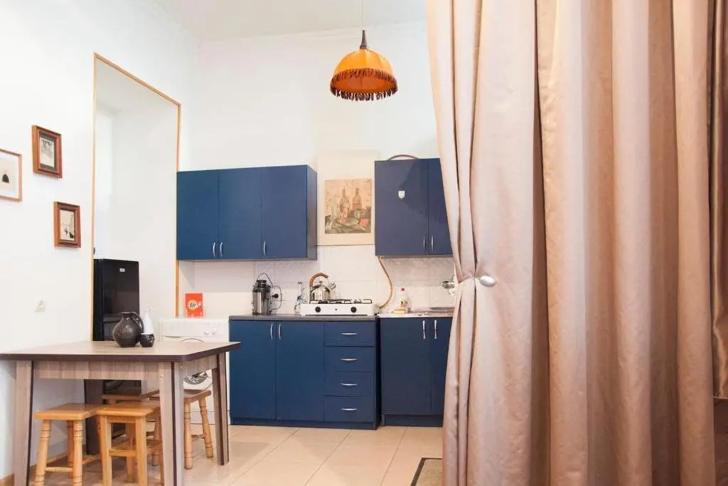 Тбилиси: Apartment with terrace (City center)