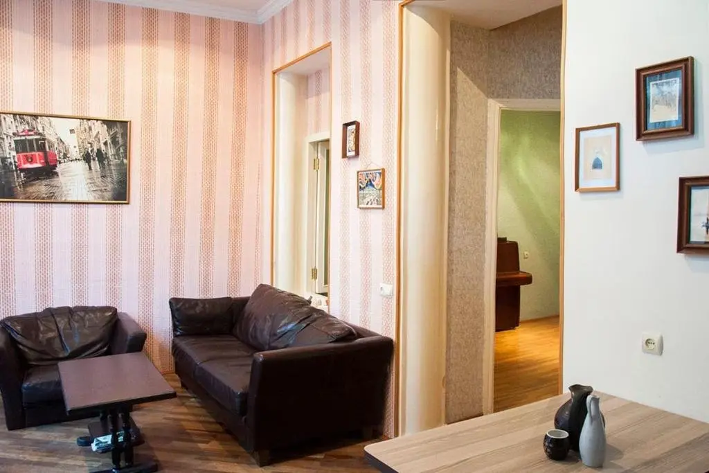 Тбилиси: Apartment with terrace (City center)