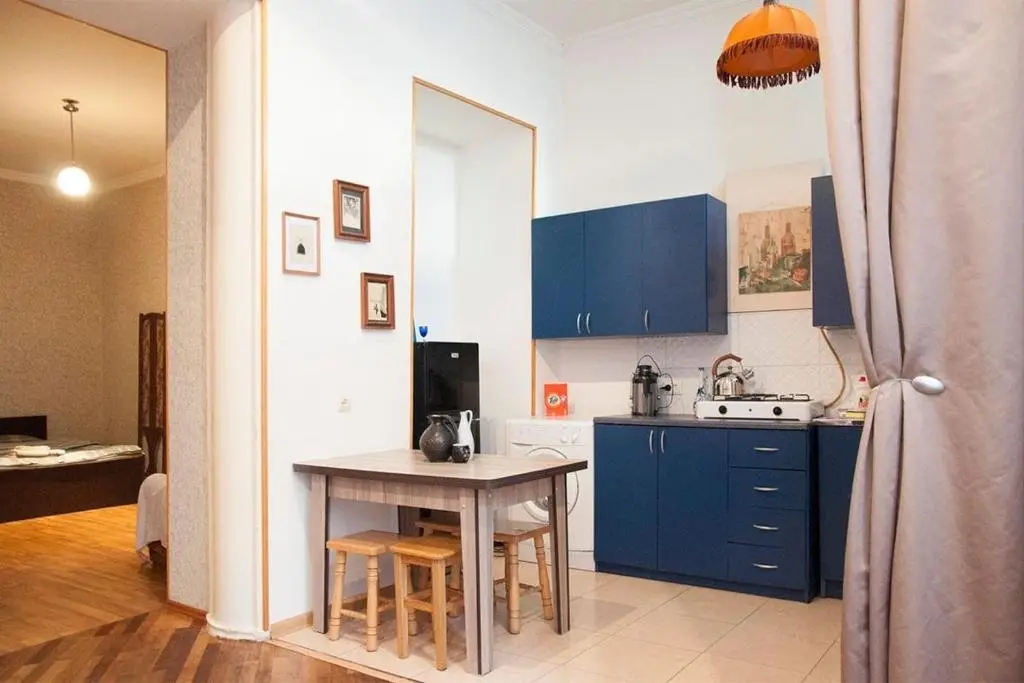 Тбилиси: Apartment with terrace (City center)