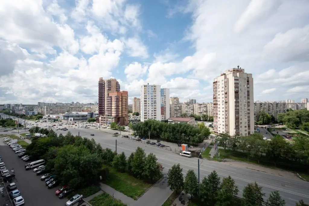 Челябинск: Мегаполис на улице Братьев Кашириных