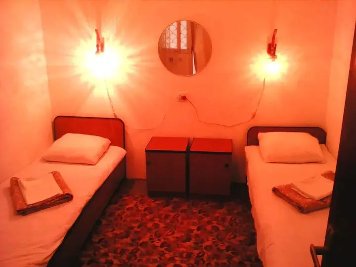Лоо: Elling Sharm