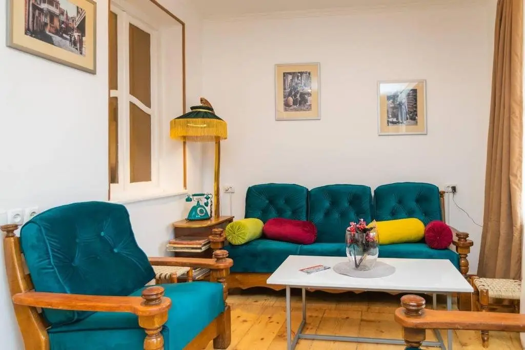 Тбилиси: Wehost Apartment with Ethnic Design