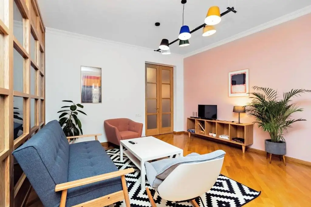 Тбилиси: Wehost Apartment Next To Rooms Hotel