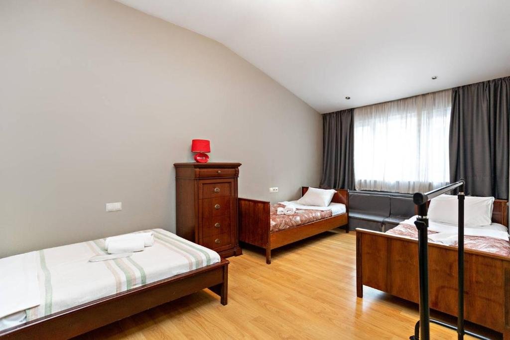 Тбилиси: Wehost Spacious Duplex