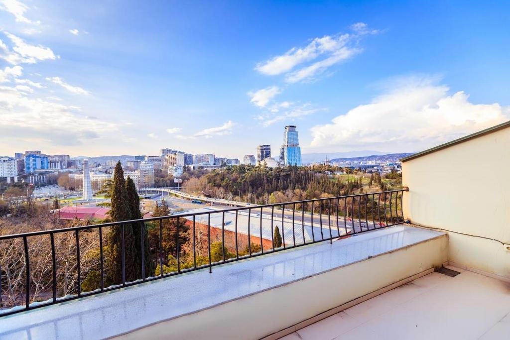 Тбилиси: Wehost Spacious Duplex