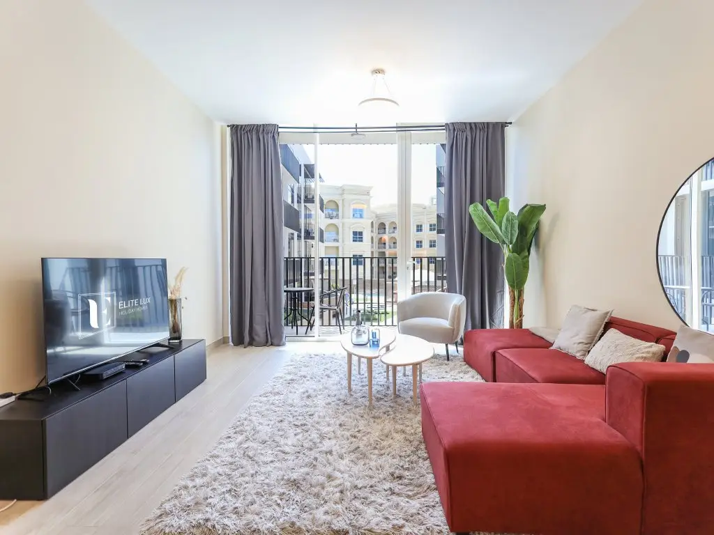 Elite LUX Holiday Homes - Captivating 1BR Apt Games Pool&Gym in Arjan Dubai — фото 1