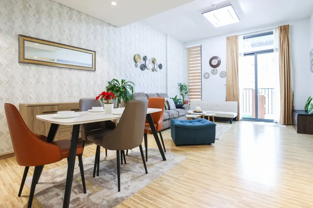 Elite LUX Holiday Homes - Ultra Stylish 2BR | Thriving Community in Production City Dubai — фото 1
