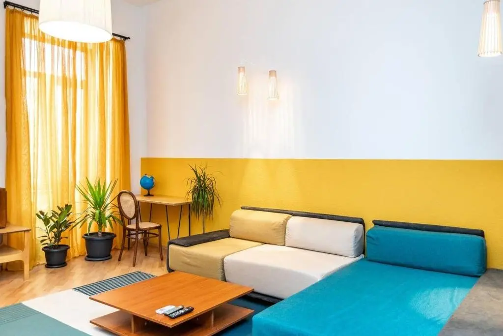 Тбилиси: Wehost Apartment Near RoomsHotel