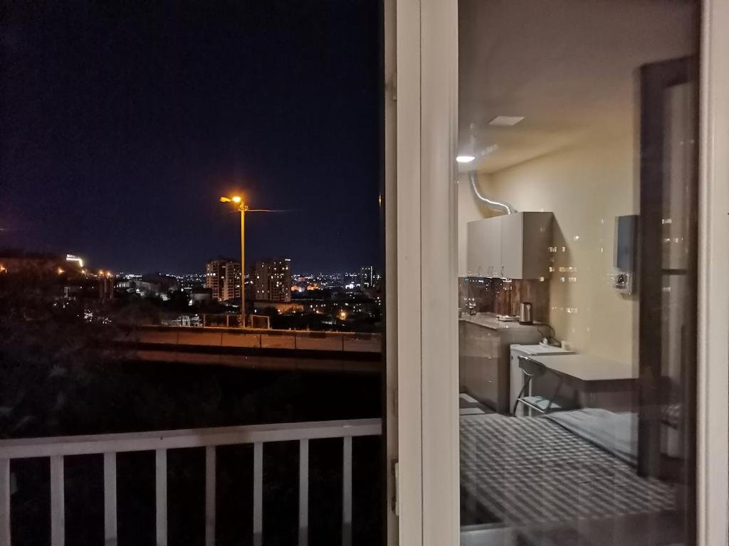 Ереван: Arts Studio next to Heart of Yerevan