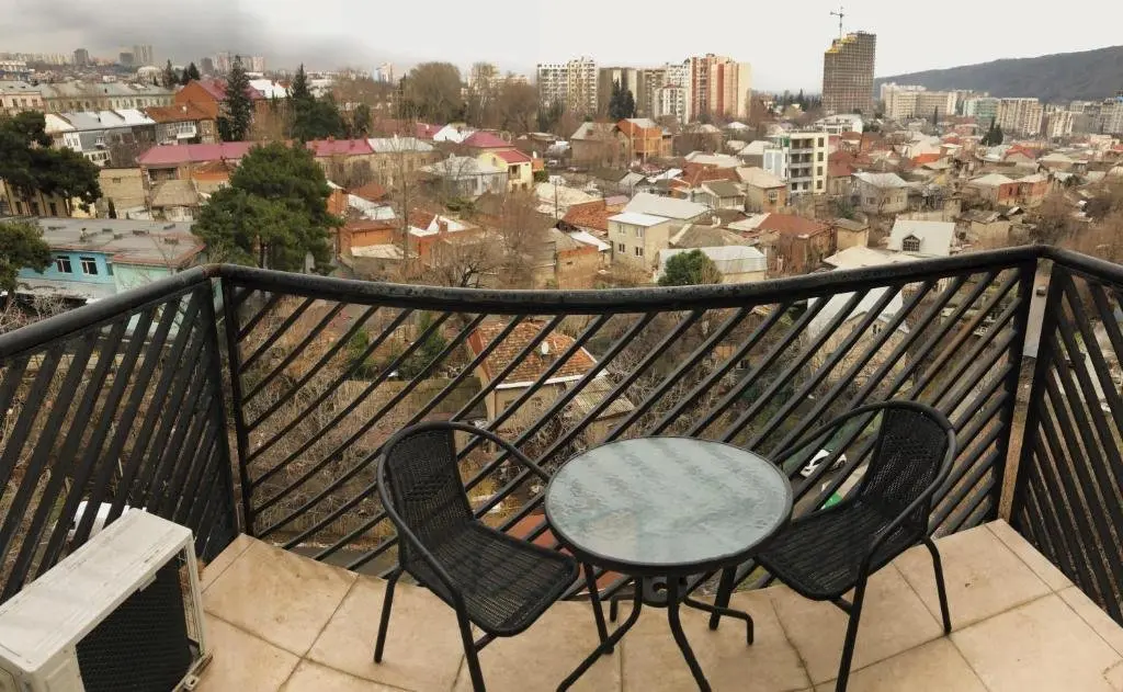 Тбилиси: Vangogh apartment