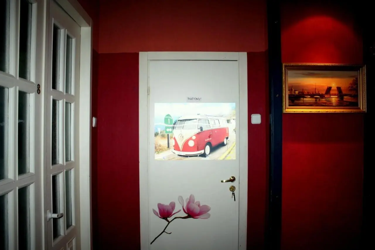 Санкт-Петербург: Меблированные комнаты Old Flat  на 1-ой Советской