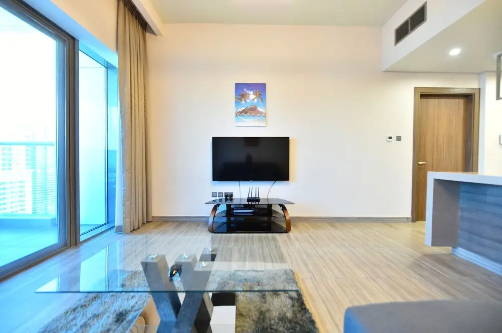 HFZ - 1 bedroom apartment in JLT — фото 1