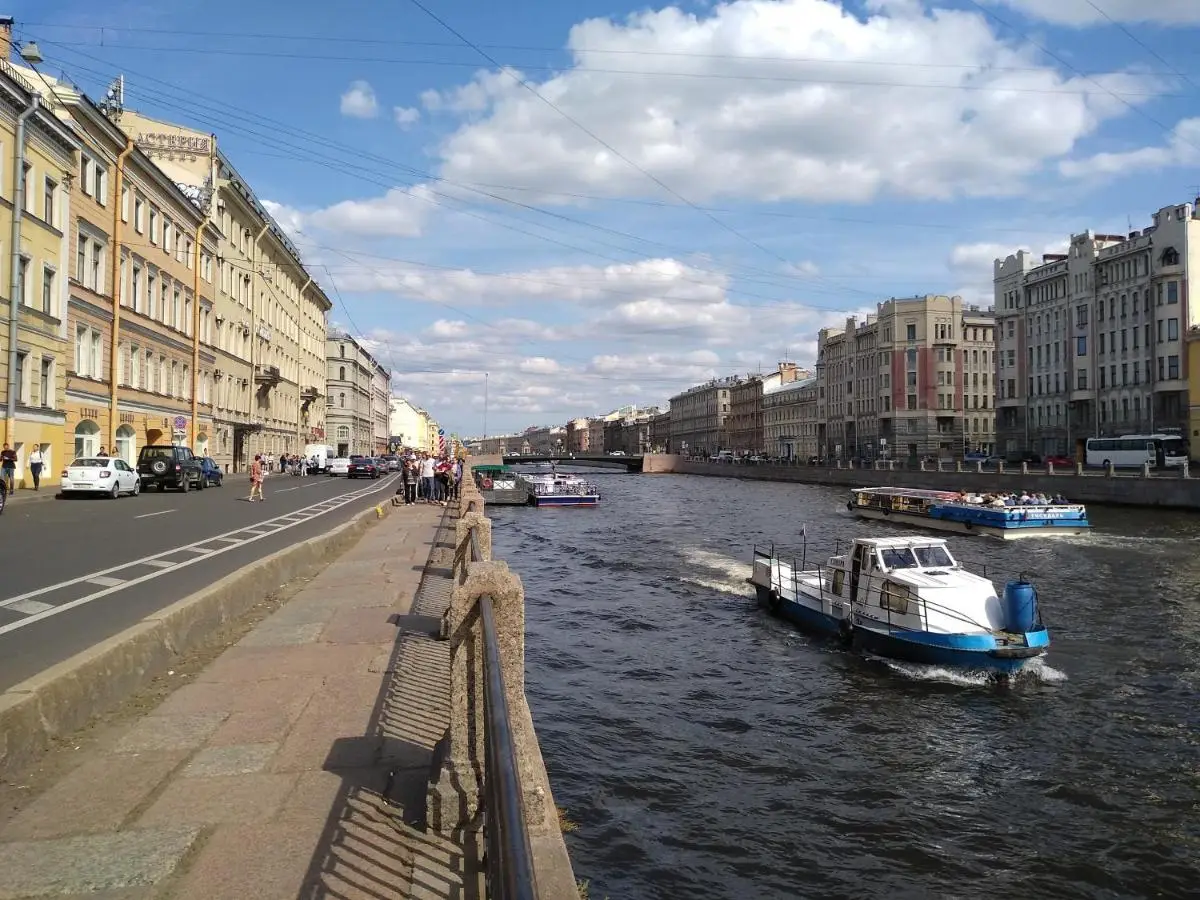 Санкт-Петербург: Меблированные комнаты MohitoHostel