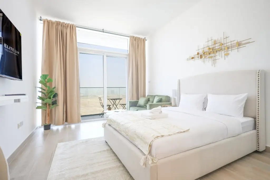 Апартаменты Elite LUX Holiday Homes - Sleek & Modern Luxurious Studio in JVC Dubai — фото 1