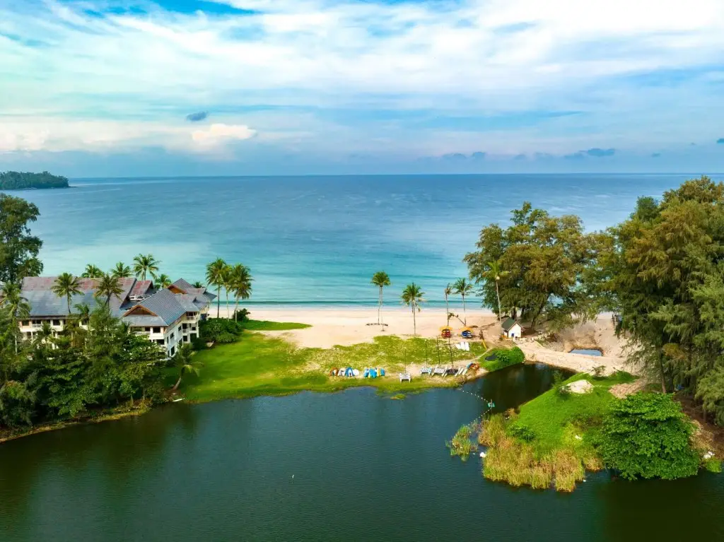 Тхаланг: Апартаменты Cassia Residences 1703 1BR Lake&Pool View