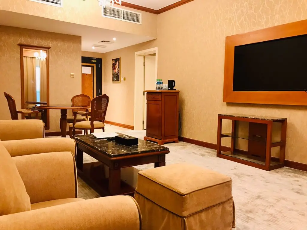 Дубай: Royal Concorde Hotel and Suites