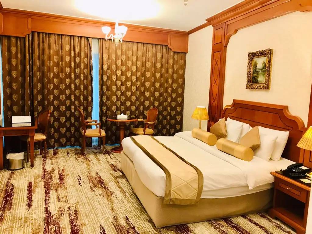 Дубай: Royal Concorde Hotel and Suites