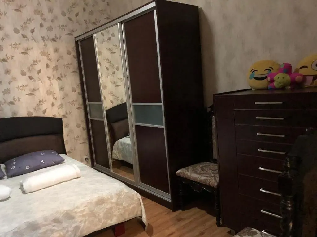 Тбилиси: Gate of Dawn Town