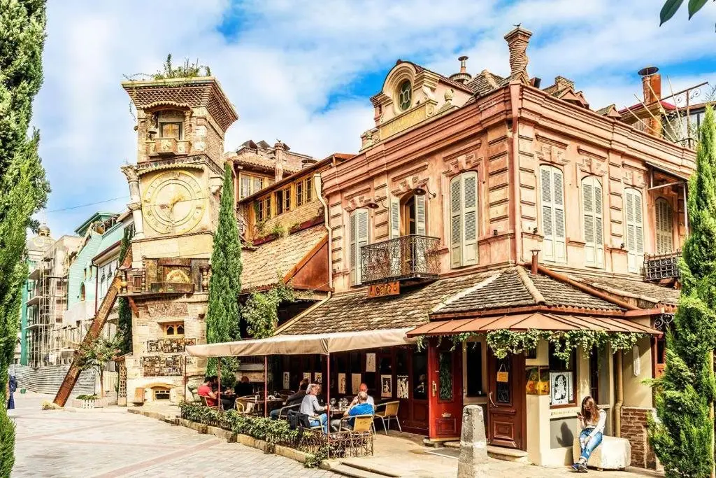 Тбилиси: Gate of Dawn Town