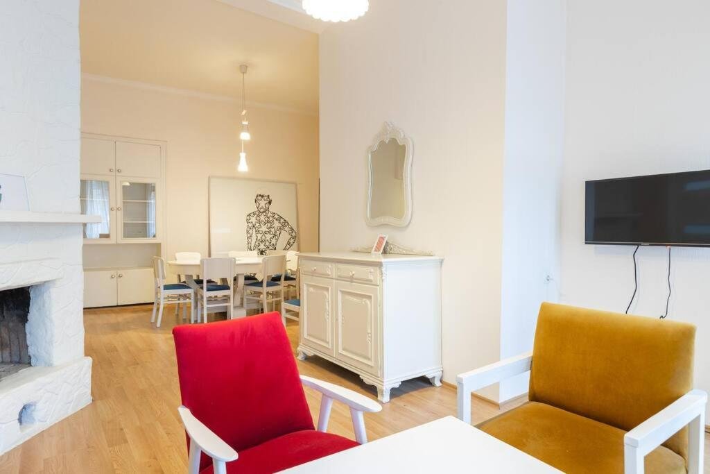 Тбилиси: Cozy 2 Bedroom Apartment In The Center of Tbilisi