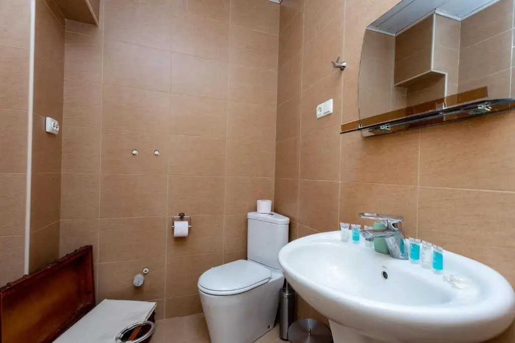 Тбилиси: Cozy 2 Bedroom Apartment In The Center of Tbilisi