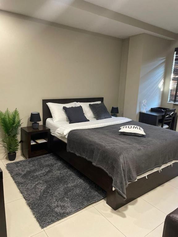 Ереван: Charming Yerevan Studio in the Heart of the City