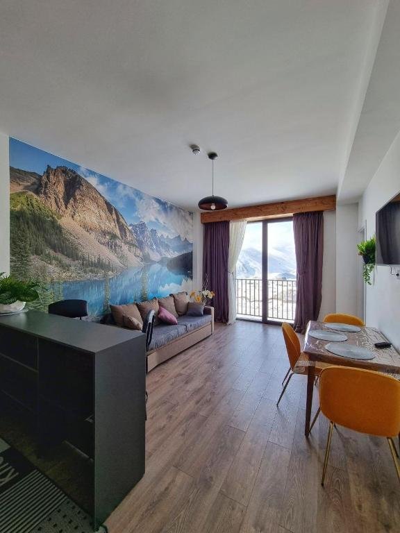 Гудаури: 2-bedroom apartment with mountain view in New Gudauri