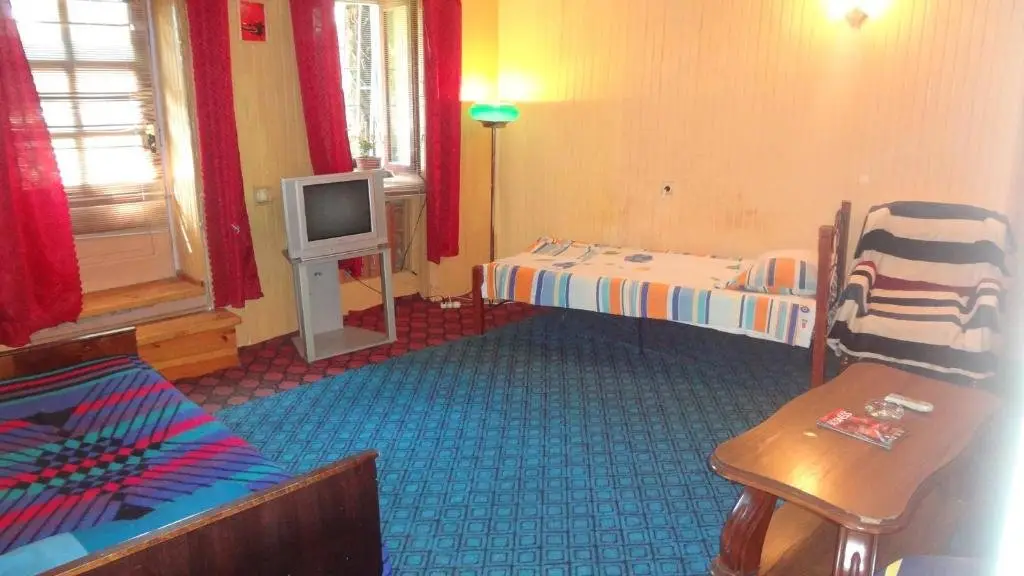 Тбилиси: Zura's apartment Tbilisi, Center, Rustaveli