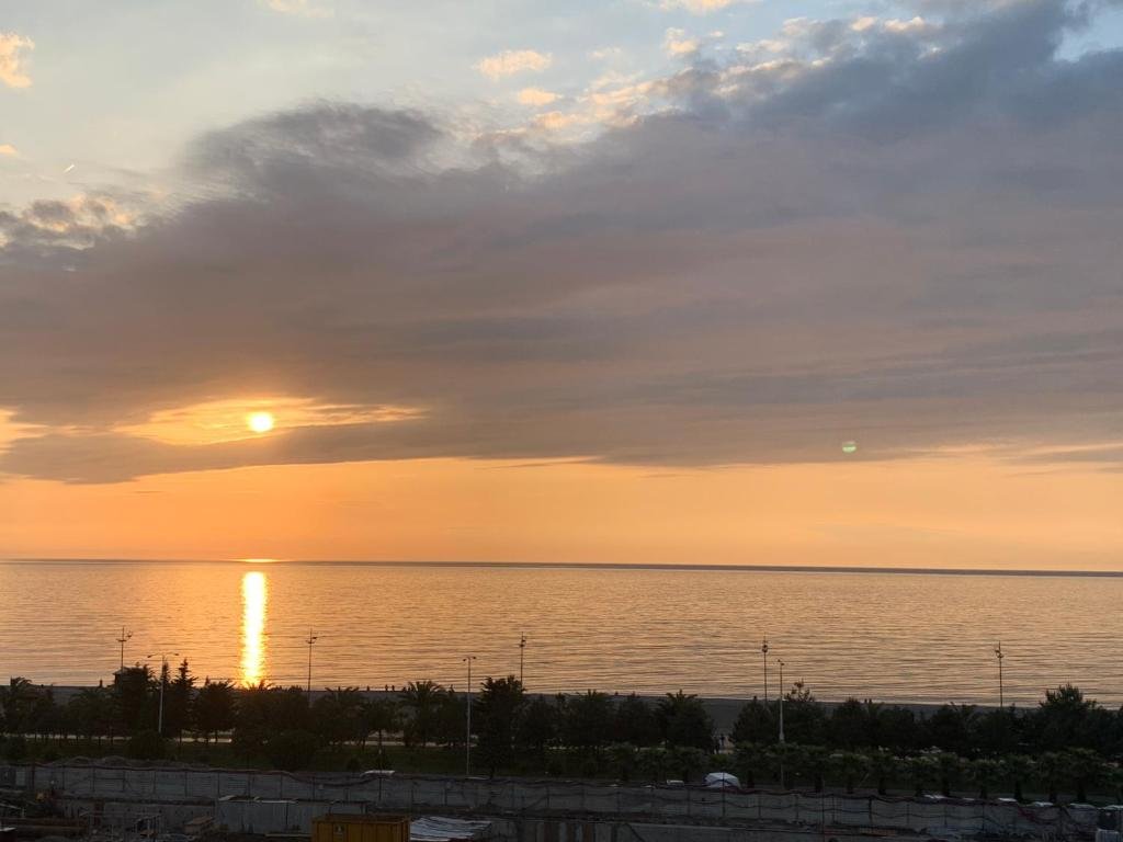 Батуми: Sea wiev & Sunset - Bacho's Apartment