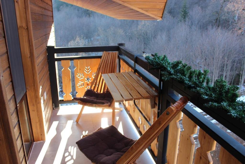 Бакуриани: Didveli Residence, Apartment with Mountain View