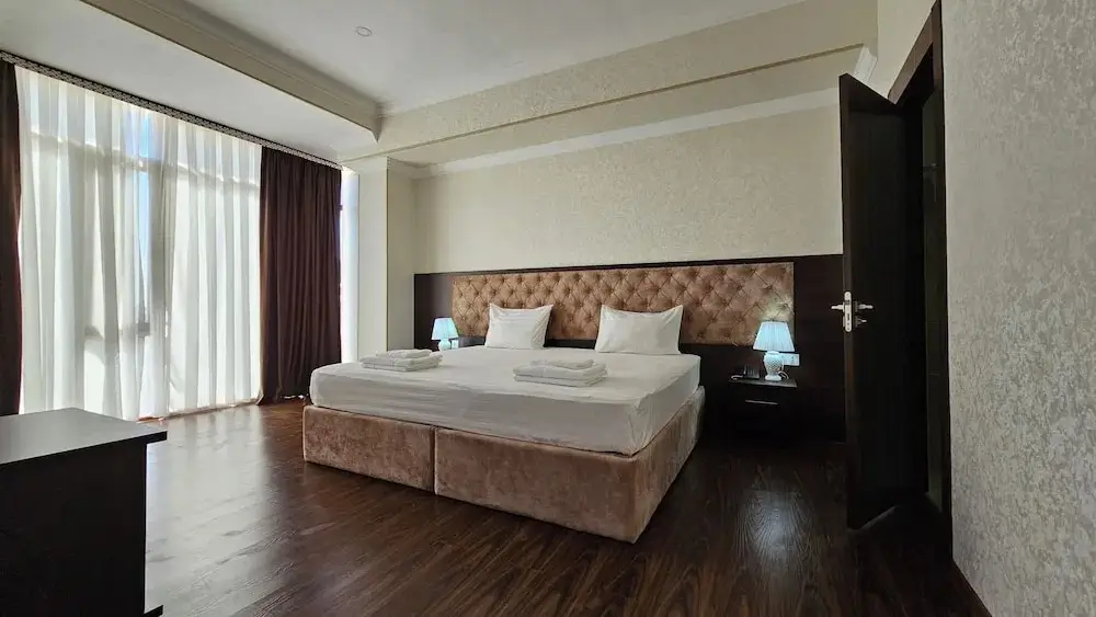 Ташкент: Grand Turon Hotel