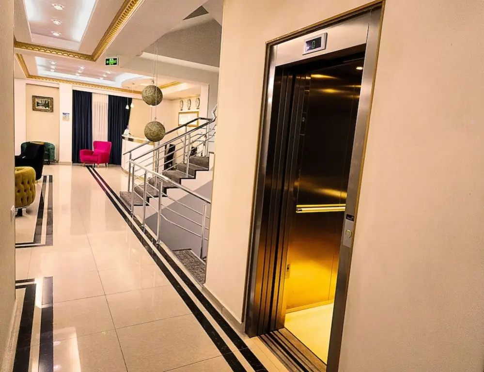 Тбилиси: Grand Palace Hotel