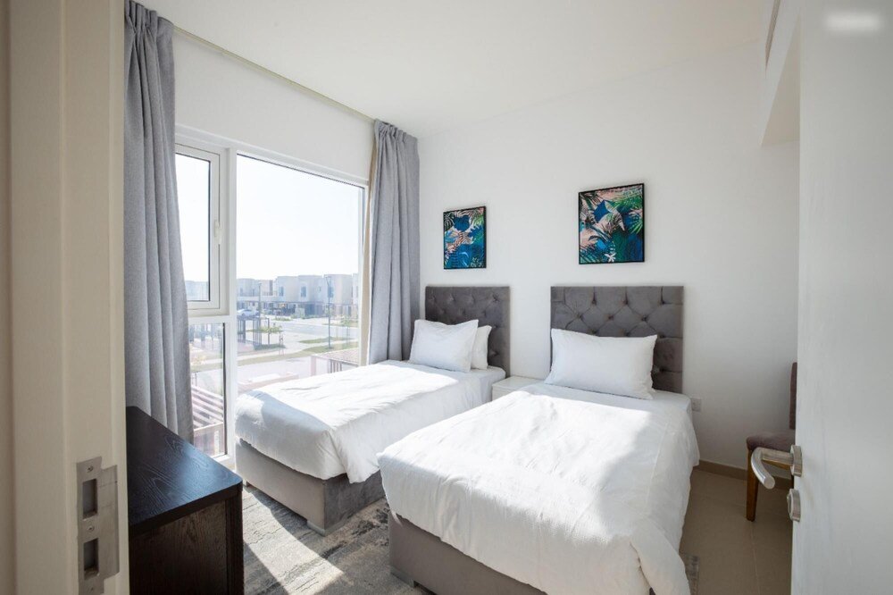 Homely 2BR Apt in Dubai South — фото 1